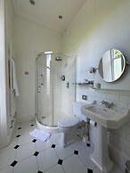 Wellwood Manor Guest House