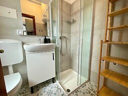 Adorable Modern Studio With Shared Pool