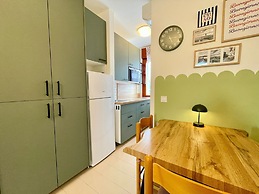 Adorable Modern Studio With Shared Pool