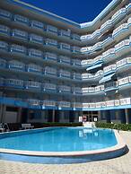 Adorable Modern Studio With Shared Pool