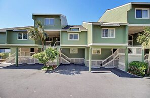 3C Mariners Walk by Avantstay Beach & Pool Access, Enclosed Porch