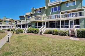 3C Mariners Walk by Avantstay Beach & Pool Access, Enclosed Porch