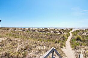 3C Mariners Walk by Avantstay Beach & Pool Access, Enclosed Porch