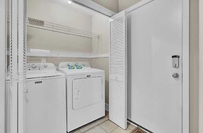 3C Mariners Walk by Avantstay Beach & Pool Access, Enclosed Porch