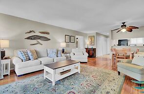 3C Mariners Walk by Avantstay Beach & Pool Access, Enclosed Porch