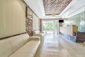 Kaki Hotel & Roof Top Restaurant