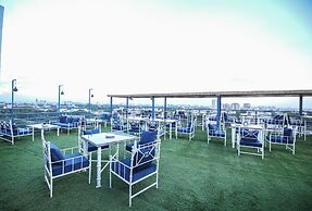 Kaki Hotel & Roof Top Restaurant