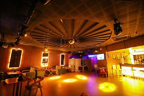 Kaki Hotel & Roof Top Restaurant