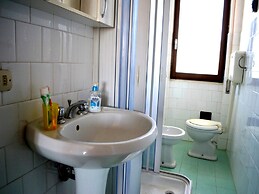 Air-conditioned Two-room Apartment With sea View Balcony in Torre Dell