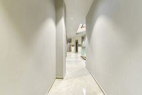 Fabhotel Prime The Grey Circle