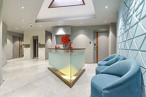 Fabhotel Prime The Grey Circle