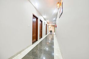 Fabhotel Moon Lite