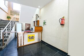 Fabhotel Moon Lite