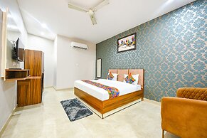 Fabhotel Moon Lite