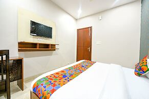 Fabhotel Moon Lite