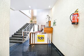 Fabhotel Moon Lite
