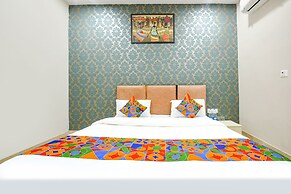 Fabhotel Moon Lite