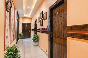Fabhotel Royal Park Inn
