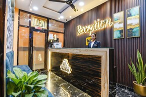 Fabhotel Royal Park Inn