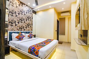 Fabhotel Royal Park Inn