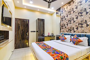 Fabhotel Royal Park Inn