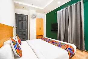 Fabhotel The Luxe Inn