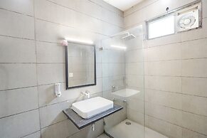 Fabhotel The Luxe Inn