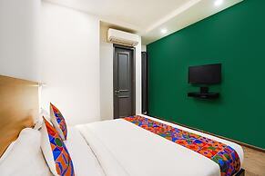 Fabhotel The Luxe Inn