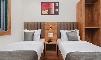 Fabhotel Airport Palace