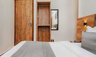 Fabhotel Airport Palace