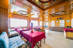 Fabhotel Prime The Himalayan View Resort