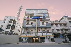 Fabhotel Pranjul Inn