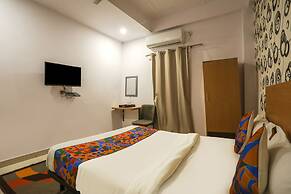 Fabhotel Pranjul Inn