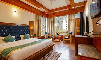 Fabhotel La Kailasha Regency