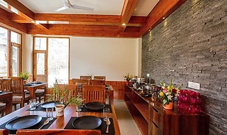 Fabhotel La Kailasha Regency