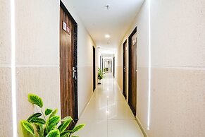 Fabhotel Royal Paradise