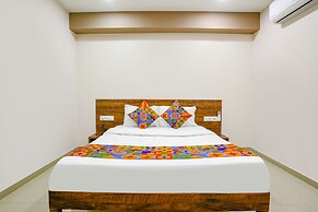 Fabhotel Royal Paradise