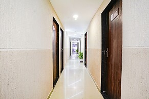 Fabhotel Royal Paradise