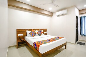 Fabhotel Royal Paradise