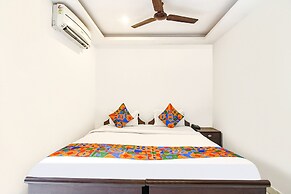 Fabhotel White Palace