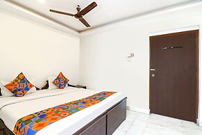 Fabhotel White Palace