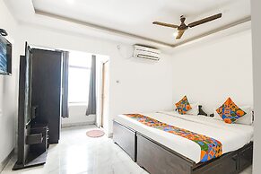 Fabhotel White Palace