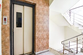 Fabhotel White Palace