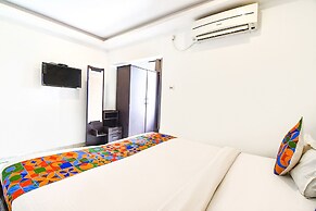 Fabhotel White Palace