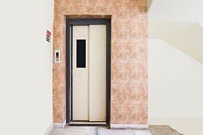 Fabhotel White Palace