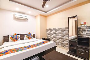 Fabhotel White Palace