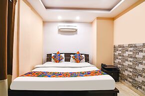 Fabhotel White Palace