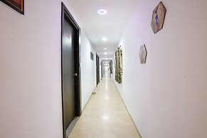 Fabhotel Santro