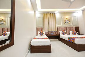 Fabhotel Relax Inn Palace