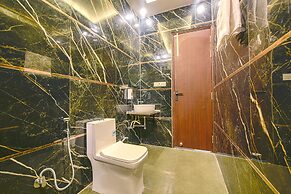 Fabhotel Relax Inn Palace